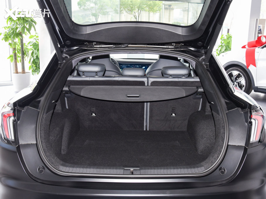 2022O S(ARCFOX S) HI MA