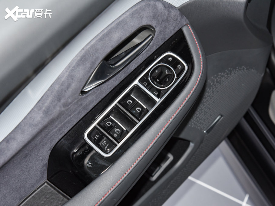 2022O S(ARCFOX S) HI M(jn)A