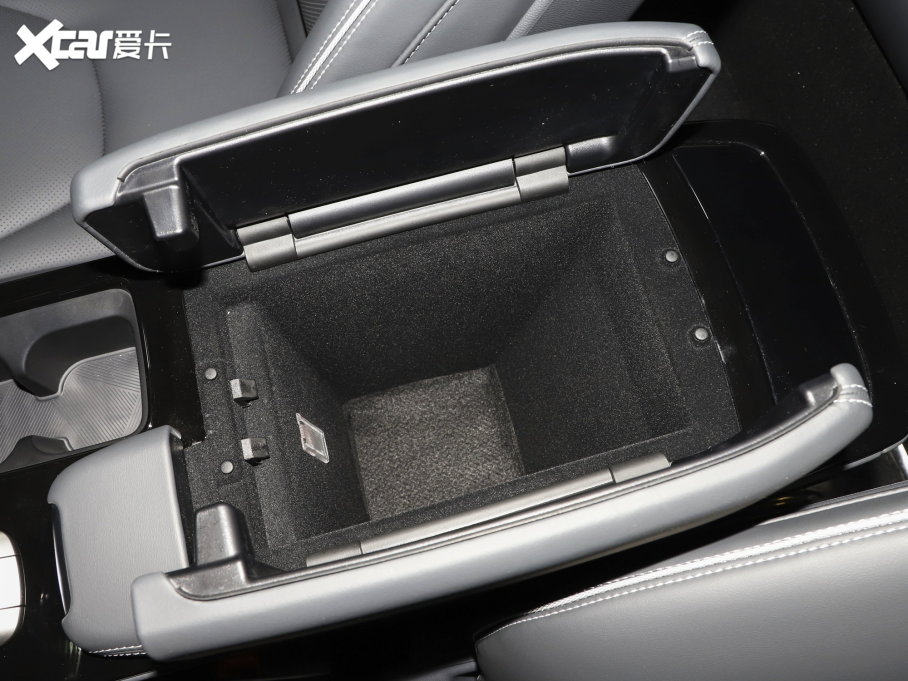 2022O T(ARCFOX T) 480S 175kW