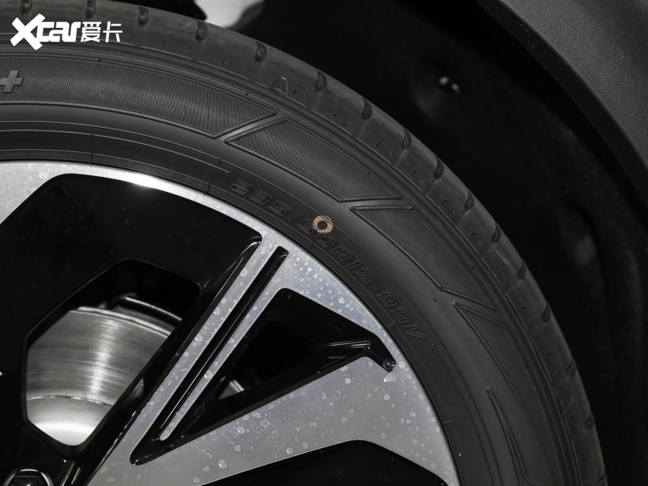 2022O T(ARCFOX T) 480S+ 175kW