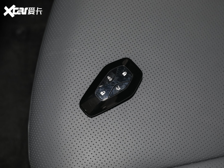 2022O T(ARCFOX T) 480S+ 175kW