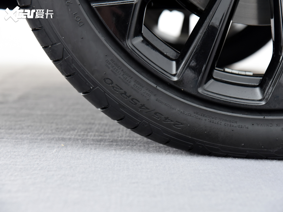 2024O T5(ARCFOX T5) 660 MAX