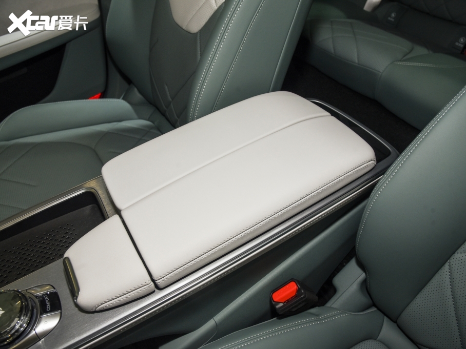 2023O S(ARCFOX S) ɭְ 735E+ 175kW