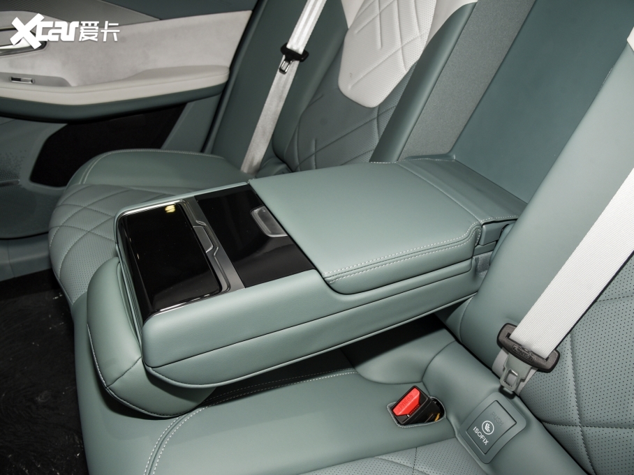 2023O S(ARCFOX S) ɭְ 735E+ 175kW