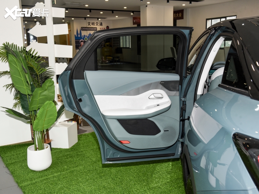 2023O S(ARCFOX S) ɭְ 735E+ 175kW