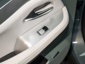 2023ɭְ 525E 160kW ܇ƅ^