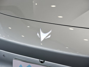 2023ɭְ 735E+ 160kW ^