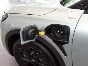 2023ɭְ 735E+ 160kW ^