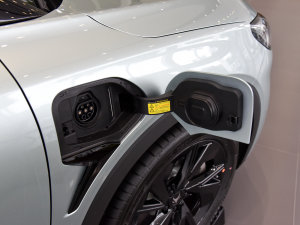 2023ɭְ 735E+ 160kW ^