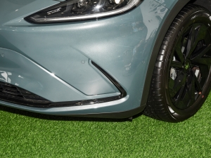 2023ɭְ 735E+ 175kW ^