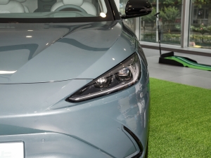 2023ɭְ 735E+ 175kW ^