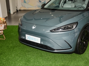 2023ɭְ 735E+ 175kW ^