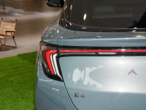 2023ɭְ 735E+ 175kW ^