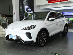 2025款688MAX 160kW 整体外观