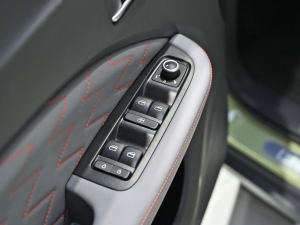 2021 400 APro {܇ƅ^(q)	