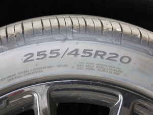 2023款纯电 500舒享版 轮胎尺寸