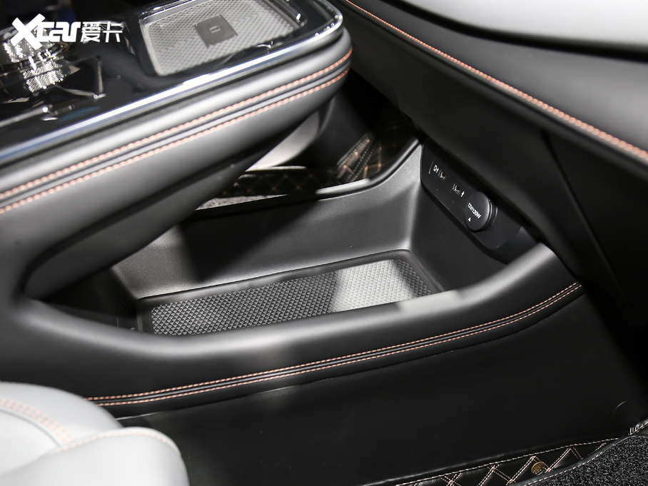 2020A(y)ion V(V) 70 {