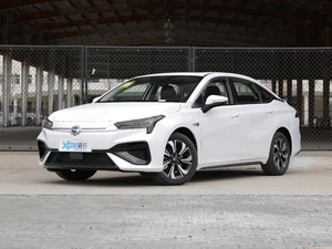 2020款魅 580 左前45度