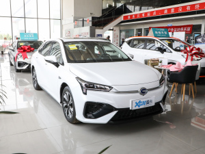 2020款魅 580 出行标准版 整体外观