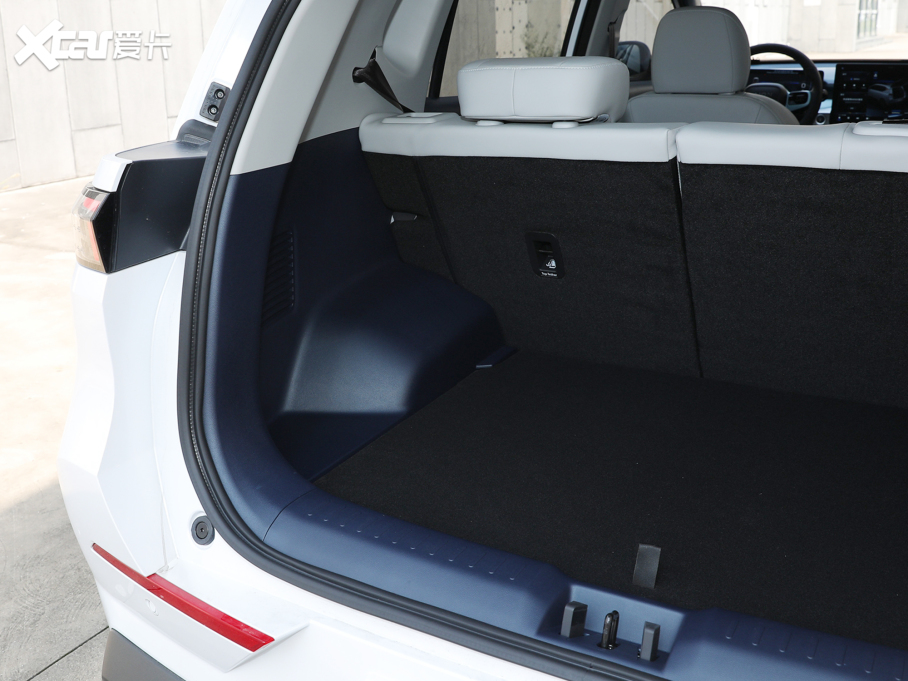 2021A(y)ION Y Plus 70 I(lng)