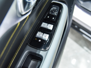 2021Plus 70  Ԫ п؅^