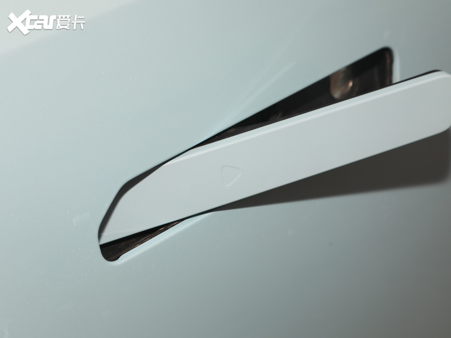 2022AION Y Plus 70 { F