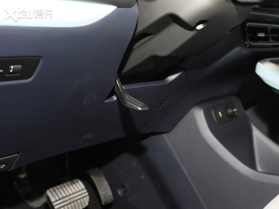 2022AION Y Plus 70 { F