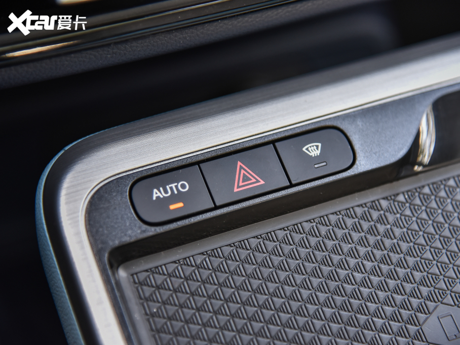 2022A(y)ION Y Plus 70 I(lng) F