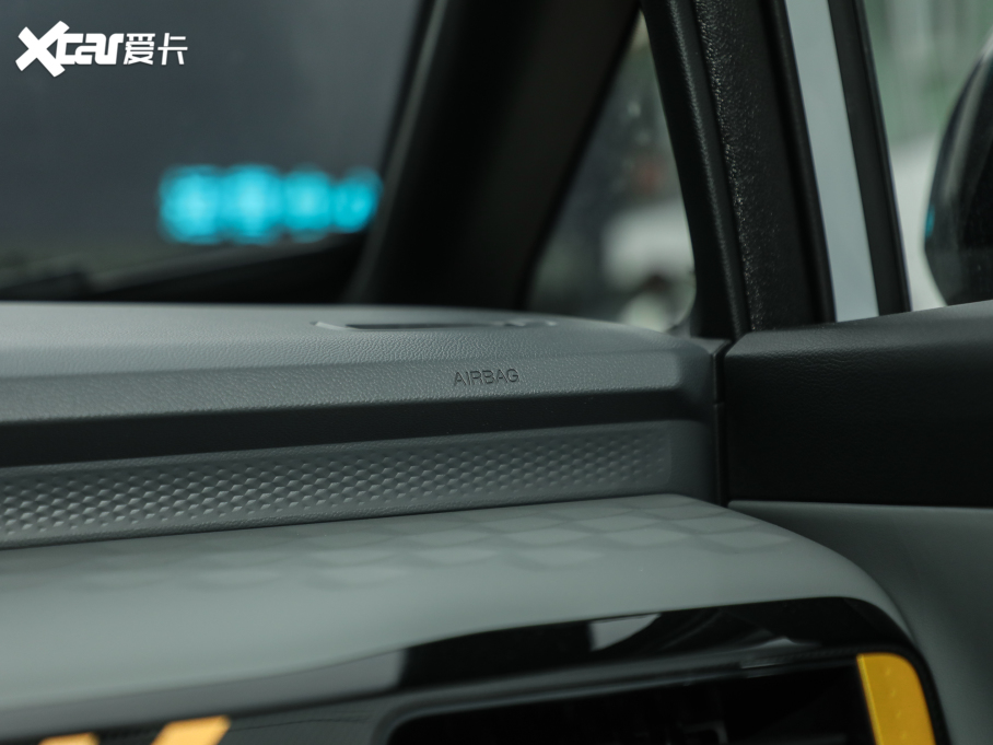 2022AION Y Plus 70 Ƽ Ԫ