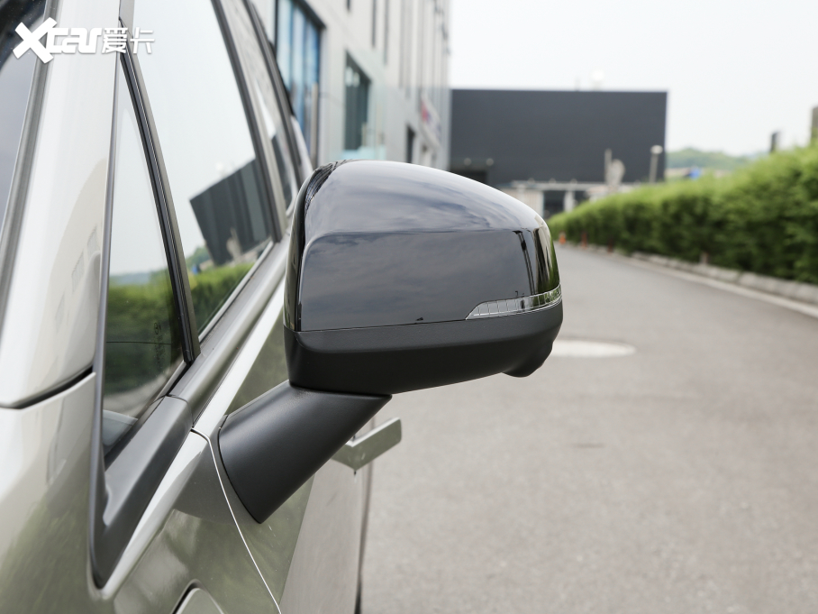 2022AION Y Plus 70 { Ԫ