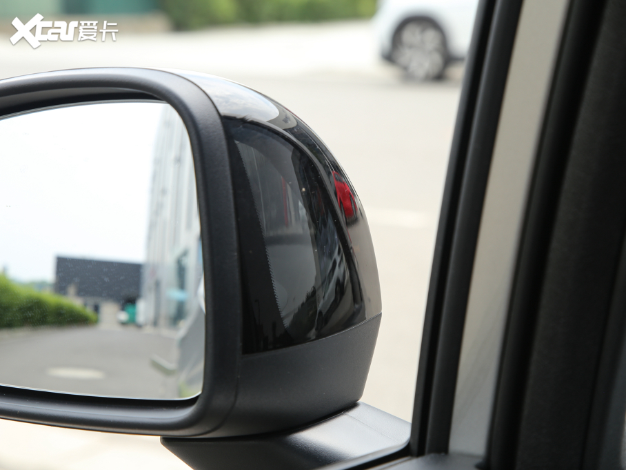 2022AION Y Plus 70 { Ԫ