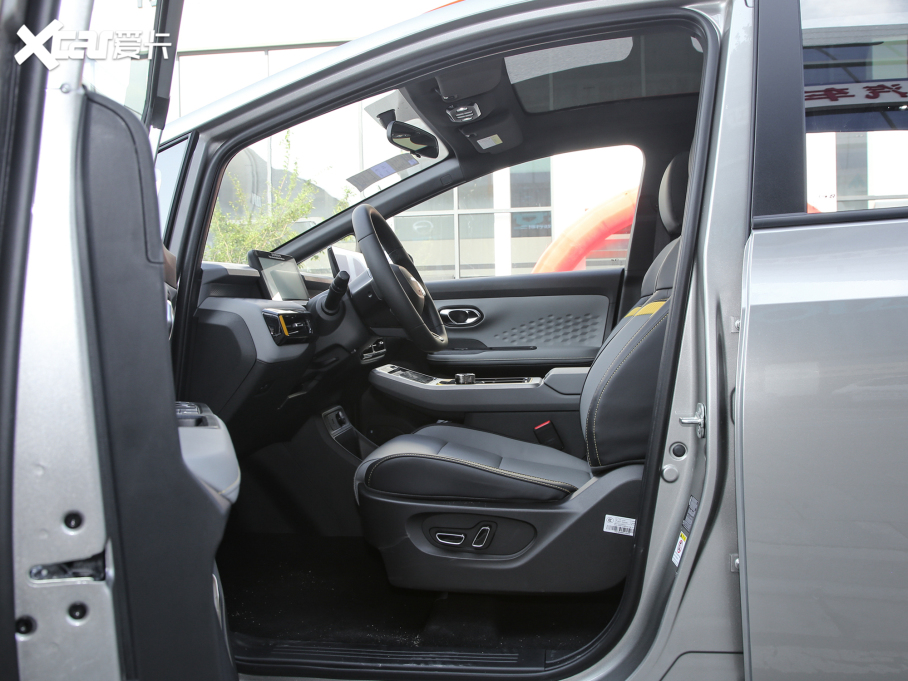 2022AION Y Plus 70 { Ԫ