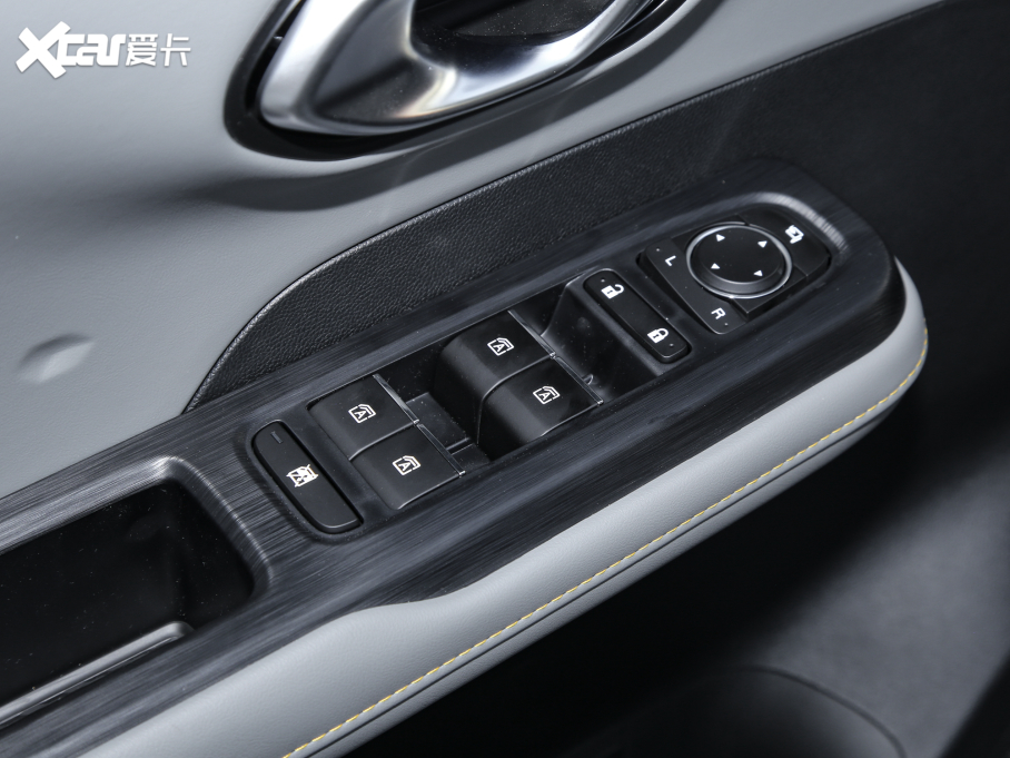 2022AION Y Plus 70 { Ԫ