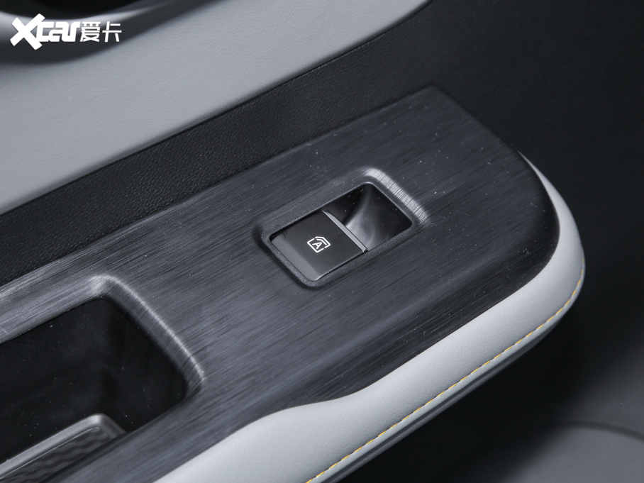 2022AION Y Plus 70 { Ԫ