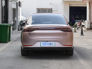 2022款Plus 80 智驾版 正后	