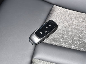 2022款魅 580 Pio 车钥匙