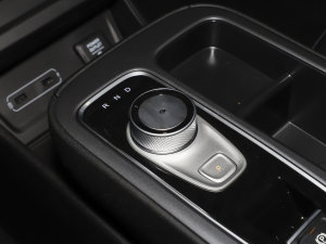 2022款炫 580 Pio 59.4kWh 换挡杆