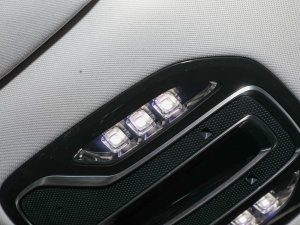 2023Plus 80 Ƽ Ԫ п؅^