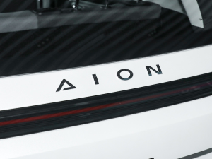 2023Younger (x)(ji)^