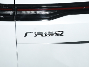 2023Younger (x)(ji)^