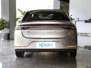 2023款Plus 70 乐享版 三元锂 正后	