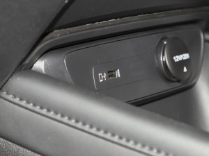 2023Plus 70  Ԫ п؅^