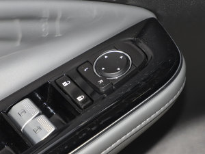 2023Plus 70  Ԫ п؅^