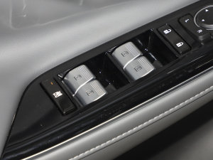 2023Plus 70  Ԫ п؅^