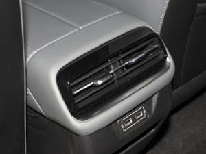 2023Plus 70  Ԫ п؅^