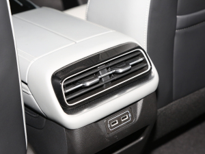 2023Plus 70 { Ԫ п؅^(q)