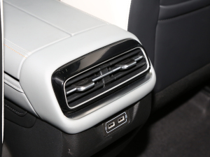 2023Plus 70 I F п؅^