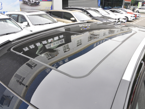 2020款1.5T 手动发现 7座 车顶