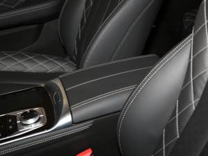 2020款1.6T DCT探索Pro 5座 中央扶手箱