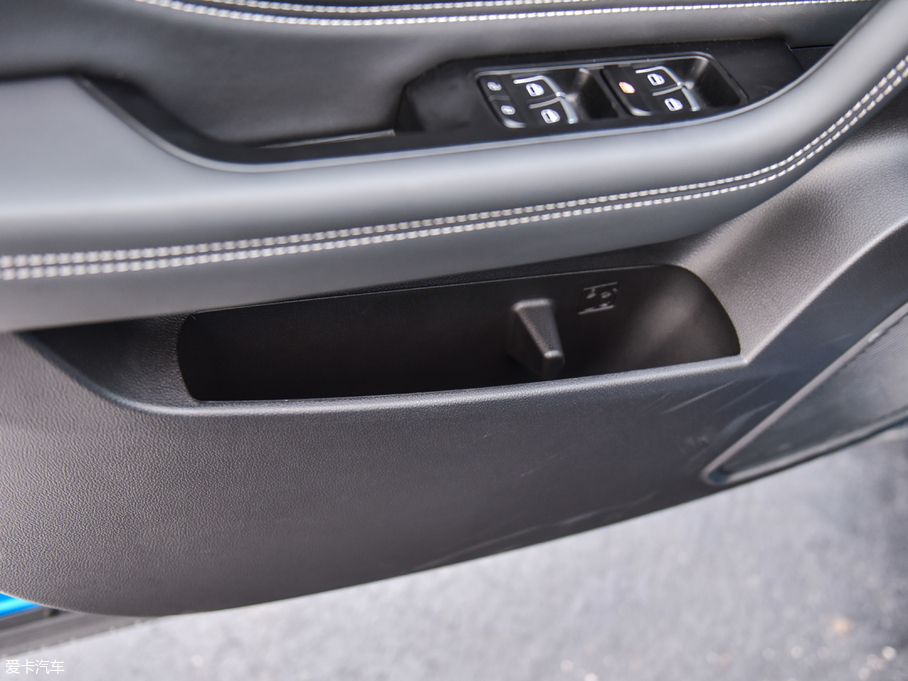 2019;X70S 1.5T Ԅ̽;